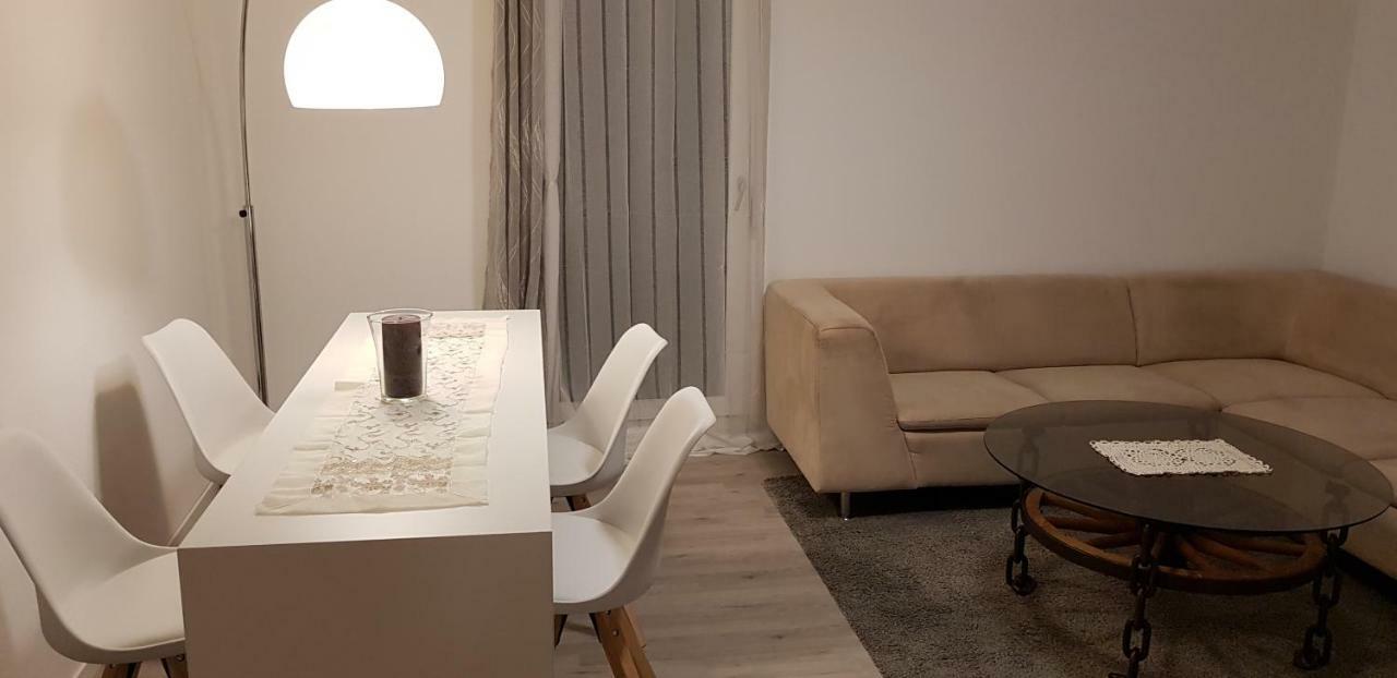 Outletcity Ferienwohnung Apartment 2 Metzingen  Exteriér fotografie