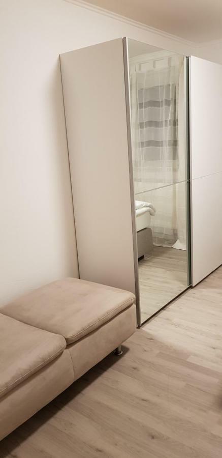 Outletcity Ferienwohnung Apartment 2 Metzingen  Exteriér fotografie
