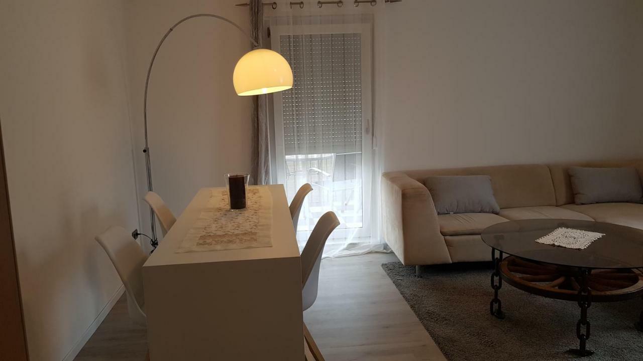 Outletcity Ferienwohnung Apartment 2 Metzingen  Exteriér fotografie