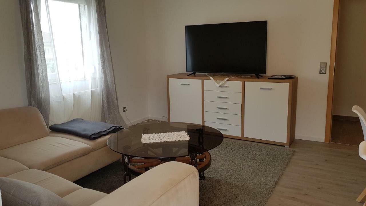 Outletcity Ferienwohnung Apartment 2 Metzingen  Exteriér fotografie